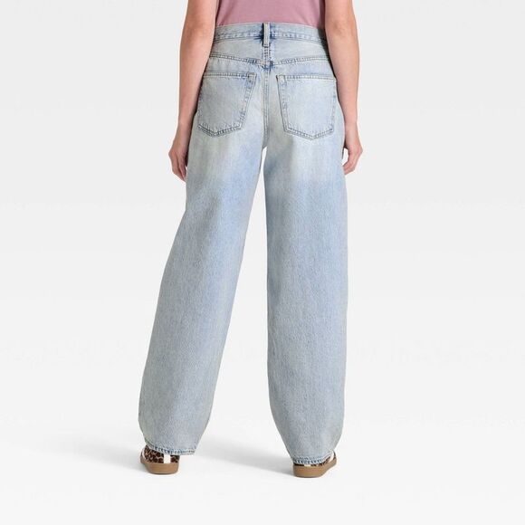 Open Box - Universal Thread - Women's Mid-Rise 90's Baggy Jeans - Uni Light Wash - Picture 2 of 4